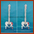 Modelo clásico de columna vertebral flexible con cabeza de fémur y músculos pintados